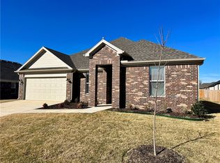 2325 Meyer St, Pea Ridge, AR 72751