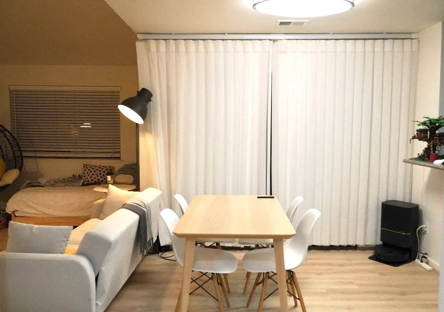2 bed, 1075 sqft, $3,400 — Photo 2