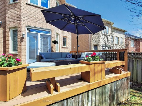 12 Arden Valley St, Richmond Hill, ON L4E 4J2