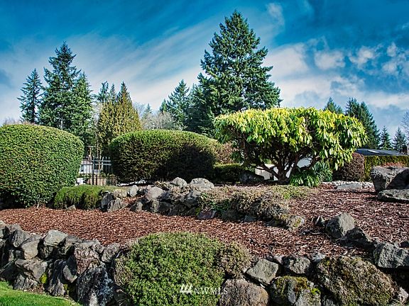 Easy to maintain landscaping 