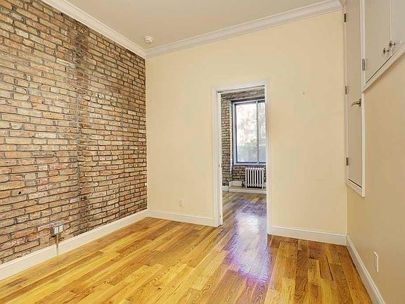 5th image of 128 Mac Dougal St #1A