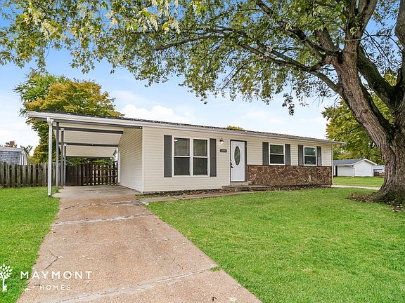 4th image of 1080 N Park Ln