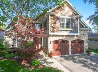 1111 Hunter Rd, Glenview, IL 60025