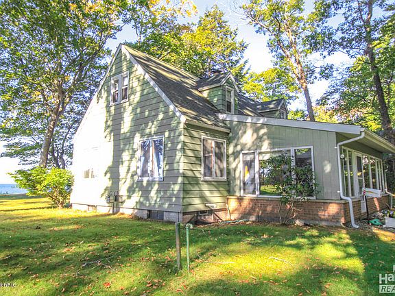 3rd image of 2163 Scenic Dr