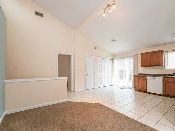 4th image of 489 Larkwood Dr
