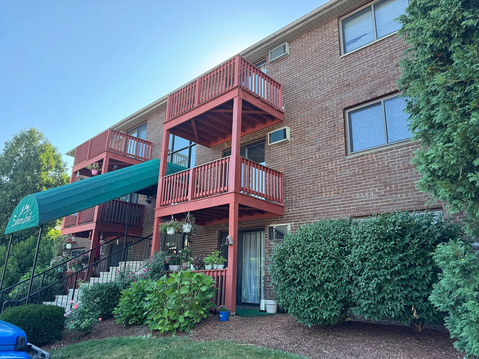 Eastern Trails Apartments and Storage — Photo 4