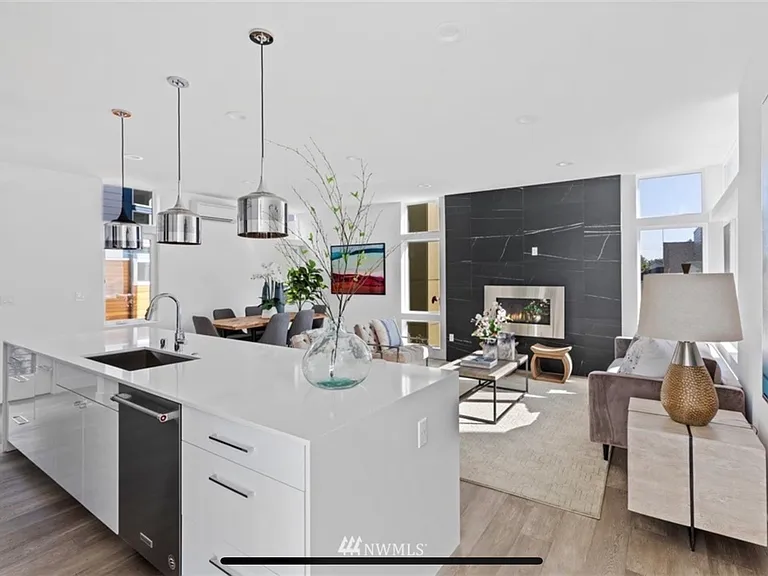 928 14th Ave — Photo 3