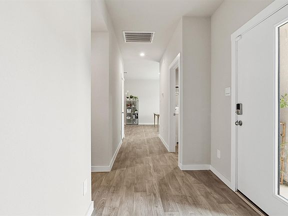 4th image of 2915 Newington Ln