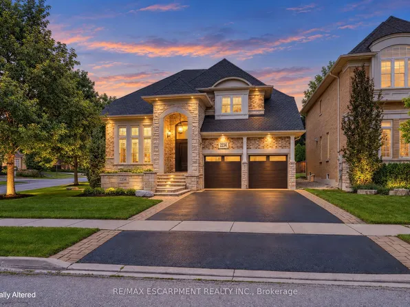 2234 Lyndhurst Dr, Oakville, ON L6H 7V4