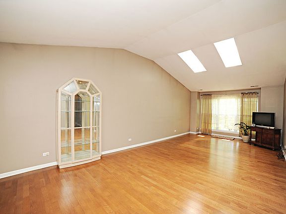 5th image of 802 Stonewall Ct