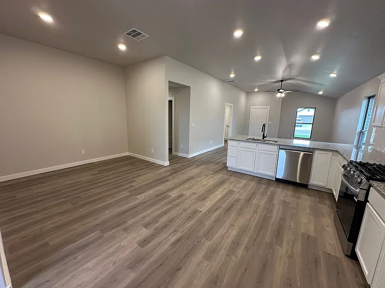 10403 Ruse St — Photo 8