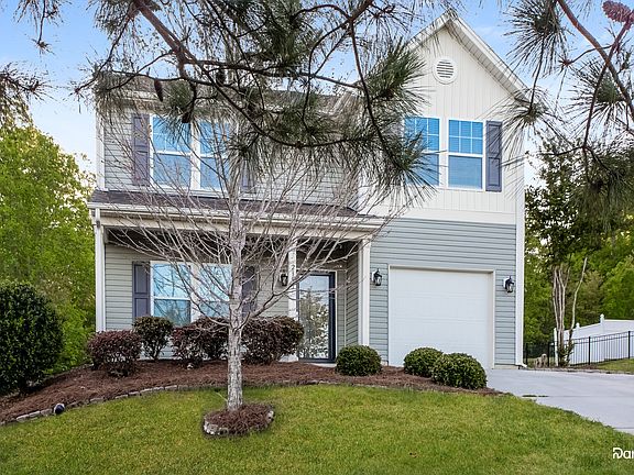 3rd image of 2301 Stonehaven Dr