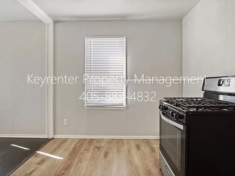 3937 SW 27th Pl — Photo 11