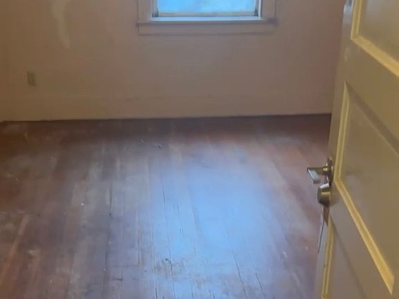 5th image of 414 E Sheridan Ave