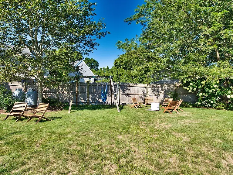 86 Degaris Ave — Photo 18