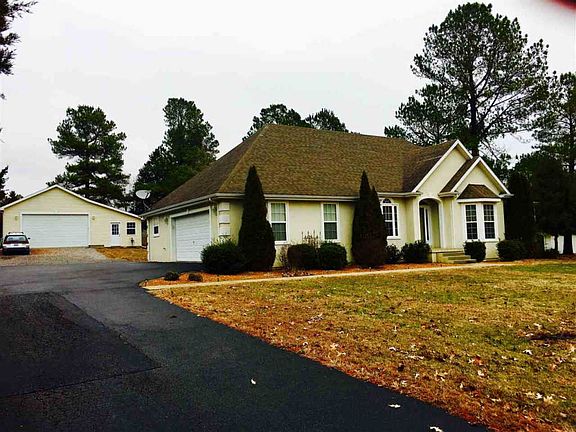 2nd image of 146 Lake Forest Ln
