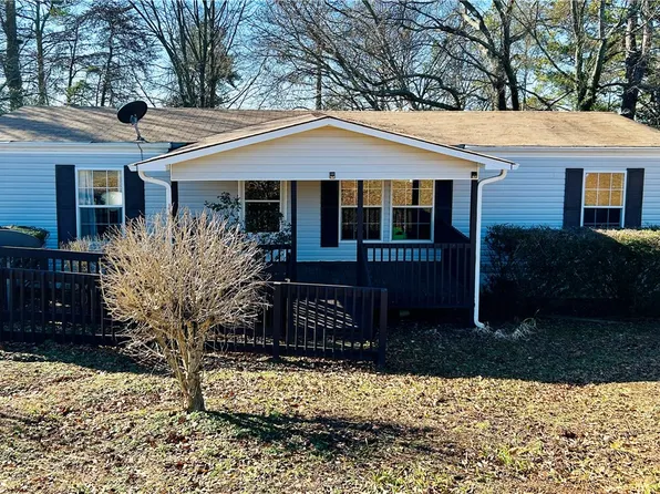 16 Jantzen Ct, Seneca, SC 29672