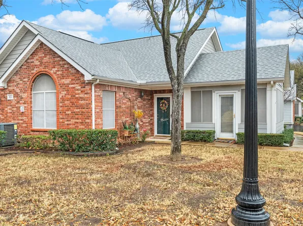 821 Cara Ln, Arlington, TX 76012