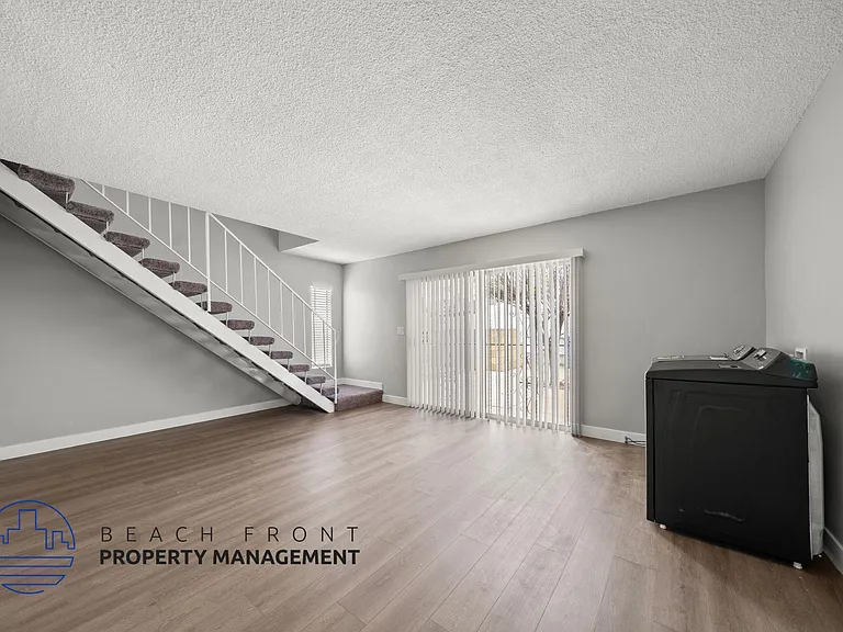 11626 Cedar Ave — Photo 45
