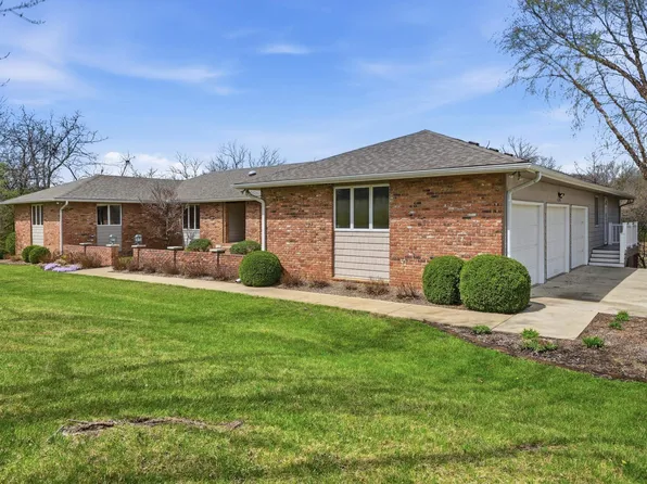 5630 SW Fairlawn Rd, Topeka, KS 66610