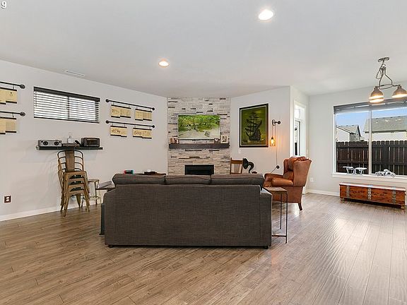 5th image of 15524 NE 107th St