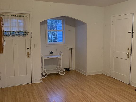 3rd image of 151 E Coolidge Ave