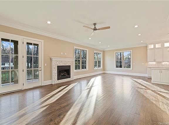 5th image of 5307 Macandrew Dr
