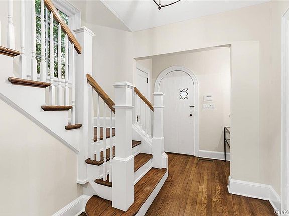 4th image of 30 Lindbergh Avenue