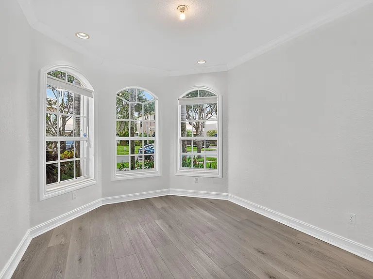 8326 Emerald Winds Cir — Photo 21