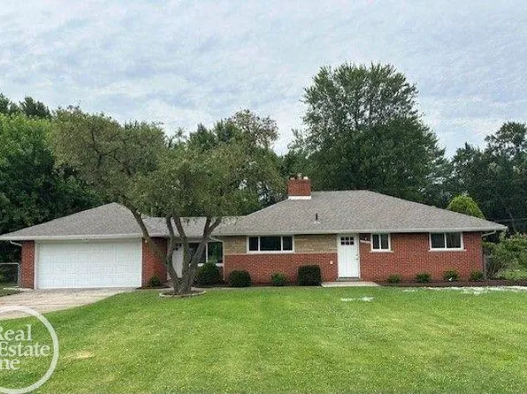 22990 S Nunneley Rd, Clinton Township, MI 48035