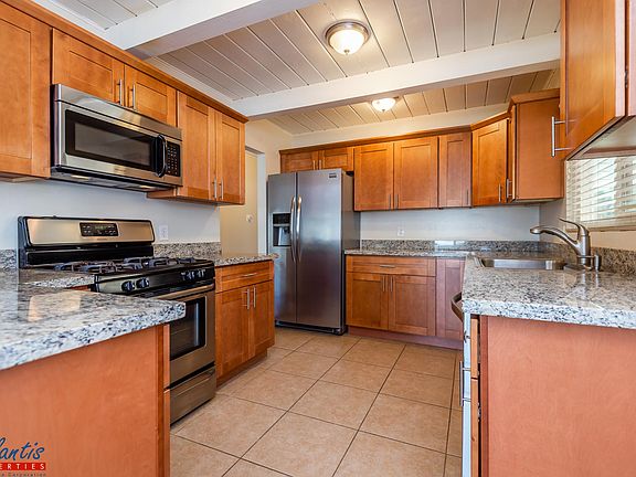 5th image of 574 Sunnymount Ave
