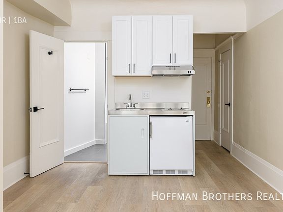 2nd image of 903 Pine St APT 23