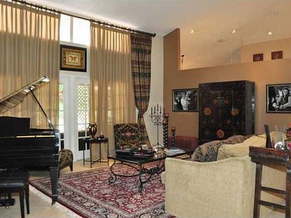 2nd image of 1264 Manor Dr S