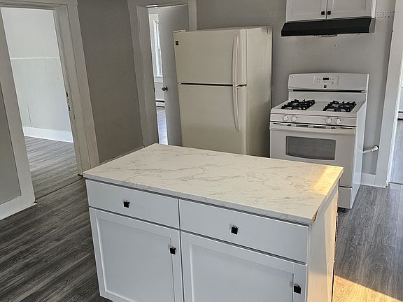 4th image of 1164 Atwood Ave Floor 2