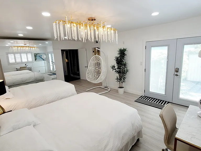 1259 Bonnie Brae St — Photo 11