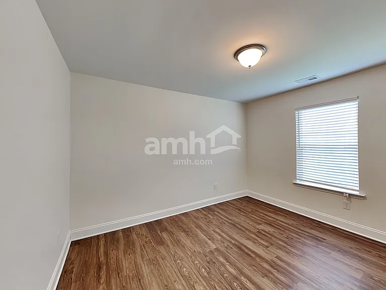 1002 Merlot Ct — Photo 15