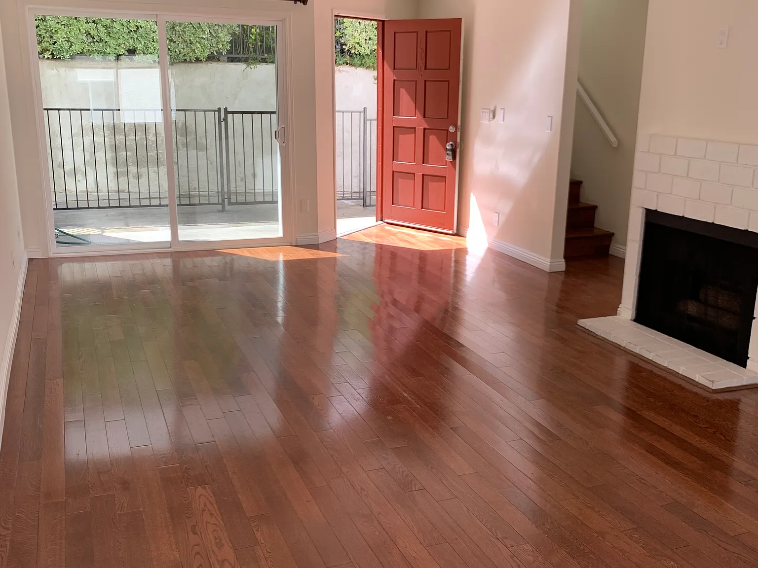 2 bed, 2.5 bath, 1014 sqft, $4,199 — Photo 2