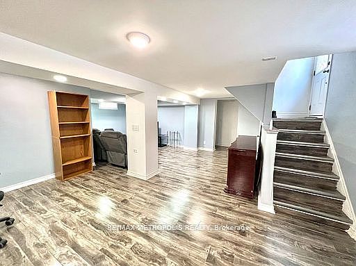 5th image of 45 Kingsdown Dr #Basement