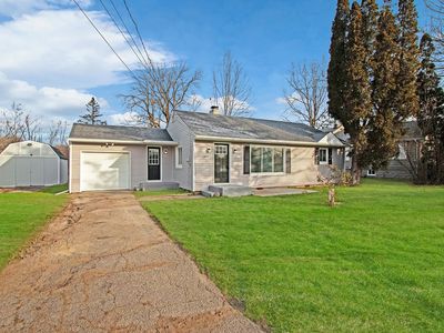6071 Nelson Ct, Burton, MI, 48519