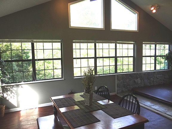 2nd image of 1609 N Courtney Oak Ln