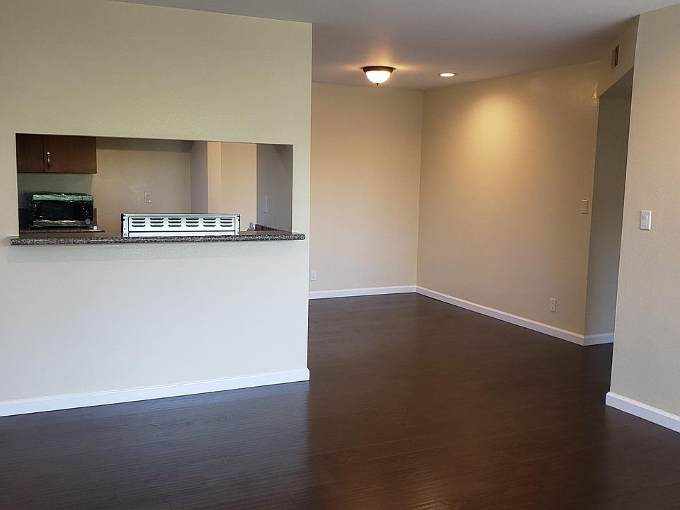 1st image of 615 W Stocker St #201