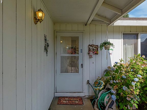 3rd image of 4009 NE 134th Ct