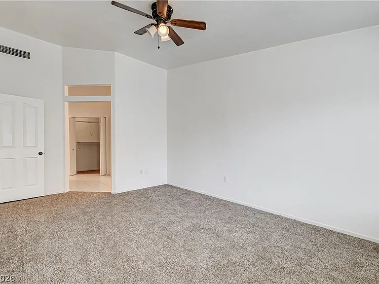 4040 Castle Cove Dr #4040 — Photo 24