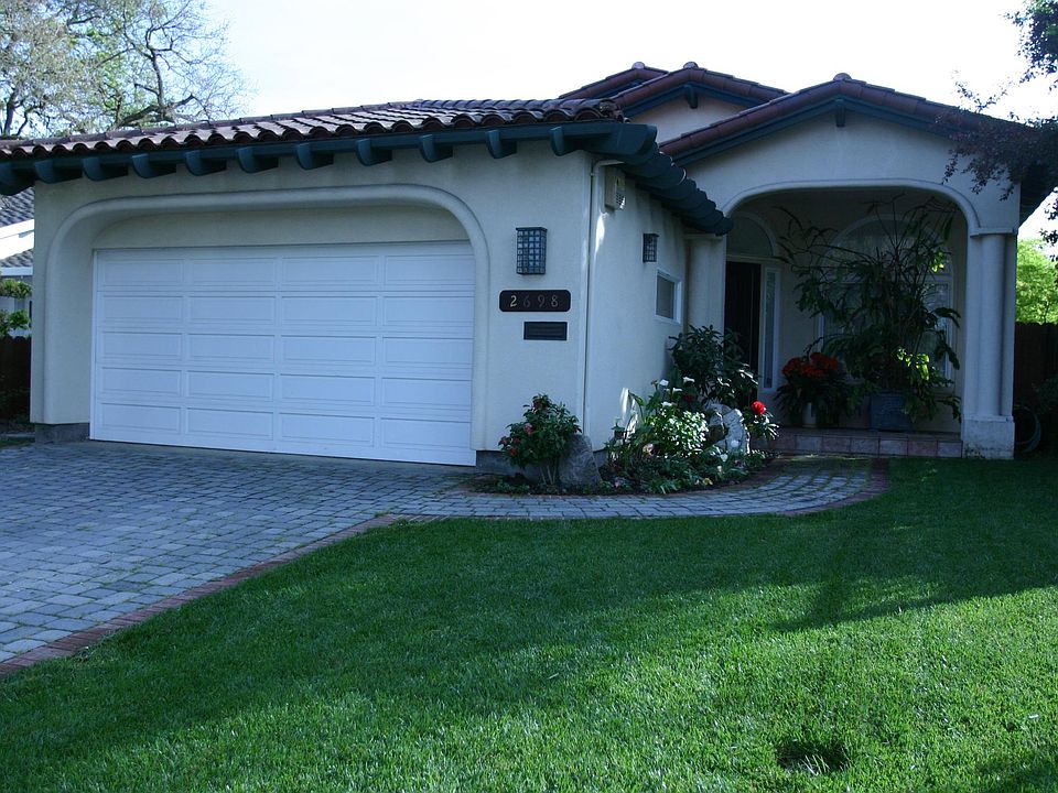 1st image of 2698 Cowper St