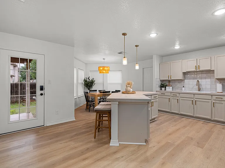 Spacious Kitchen