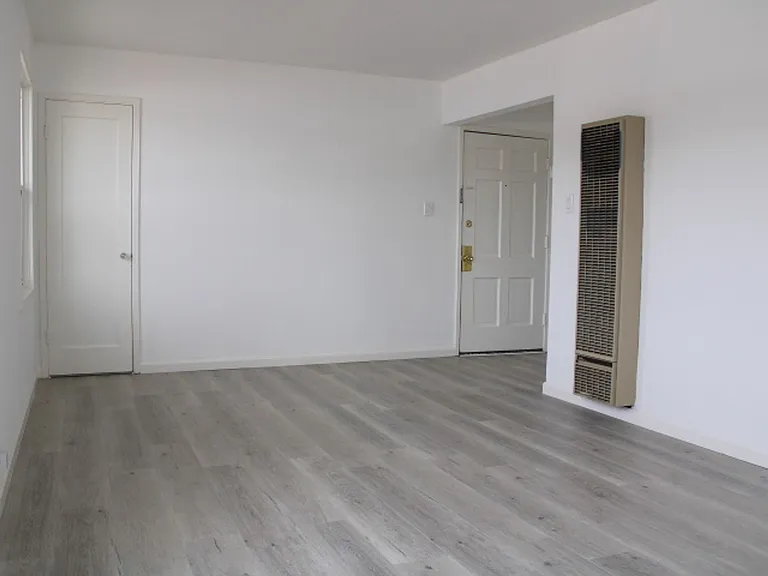 4010 Macdonald Ave — Photo 2