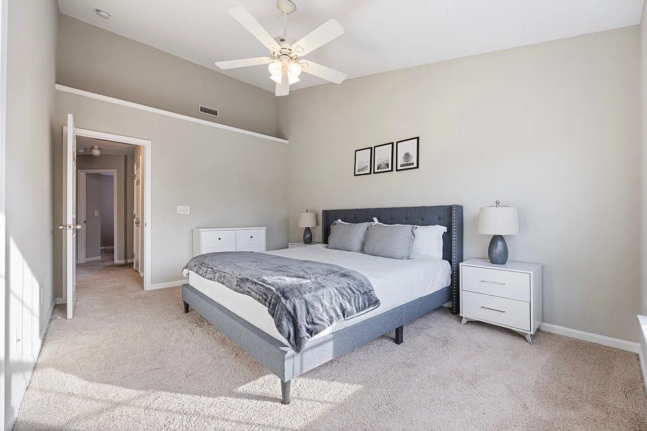 3 bed, 2.5 bath, 1971 sqft, $4,500 — Photo 4