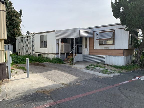 2nd image of 2865 W Rialto Ave Space 2