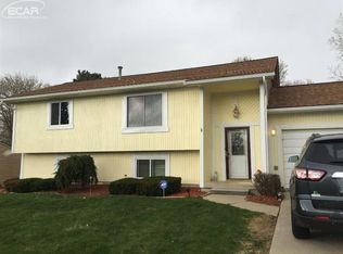 6052 Stockbridge Commons Trl, Grand Blanc, MI 48439