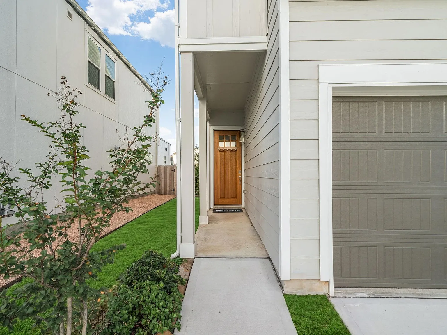 3 bed, 2.5 bath, 2267 sqft, $2,450 — Photo 4
